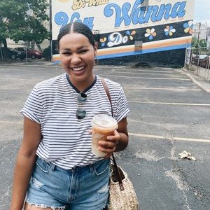 Meet your Posher, Christina